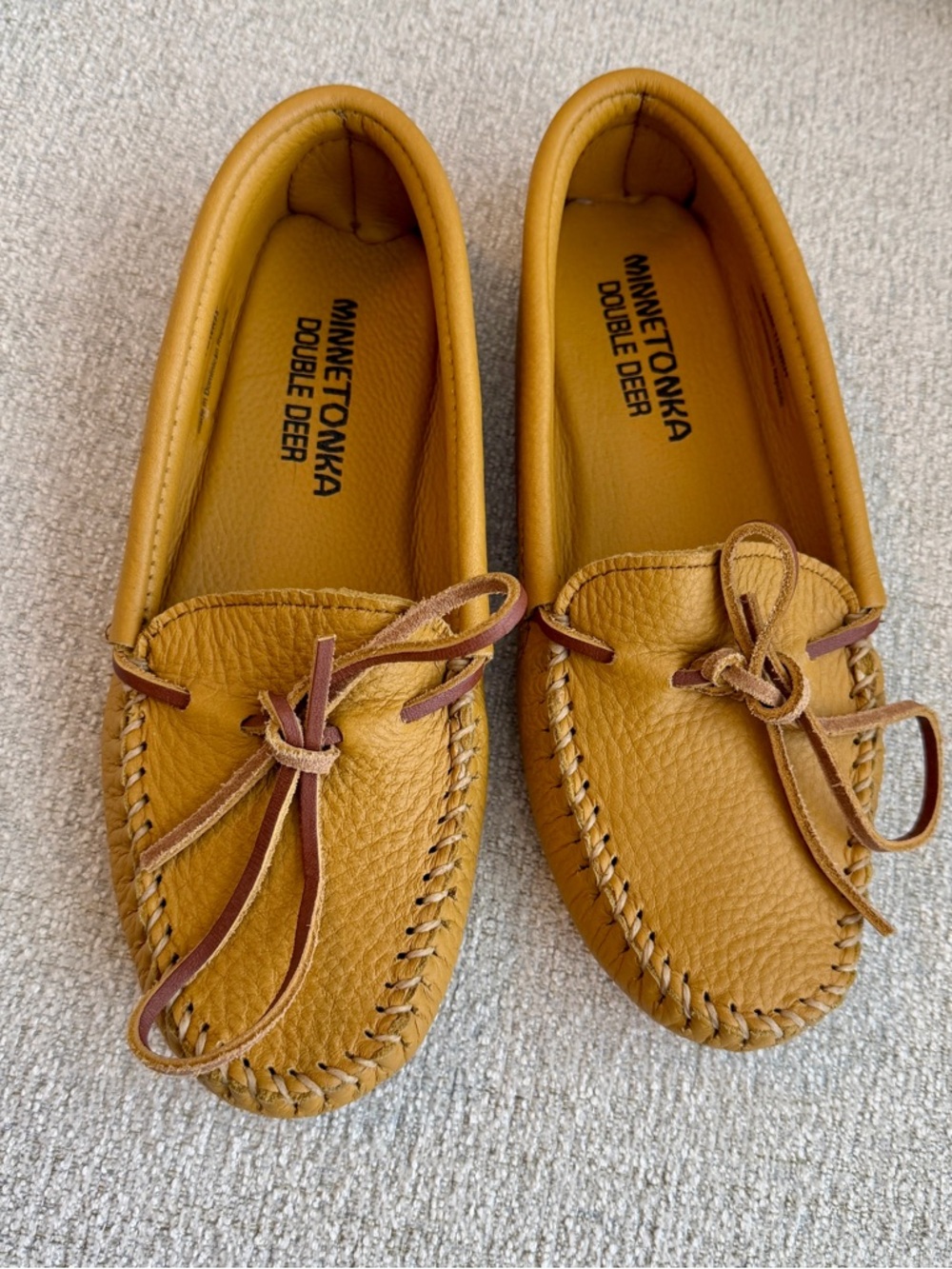 Minnetonka Slip-On Soft Deerskin Loafers Shoes in Mustard Women’s size 7